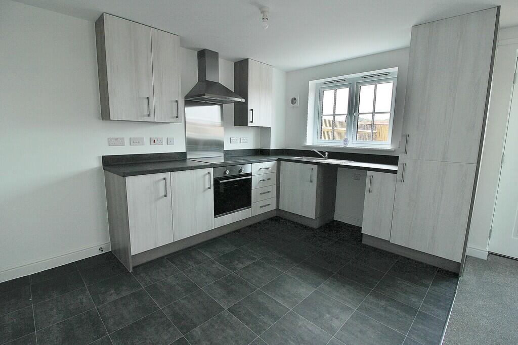 Apartment in Winchester, Newlands - View 4