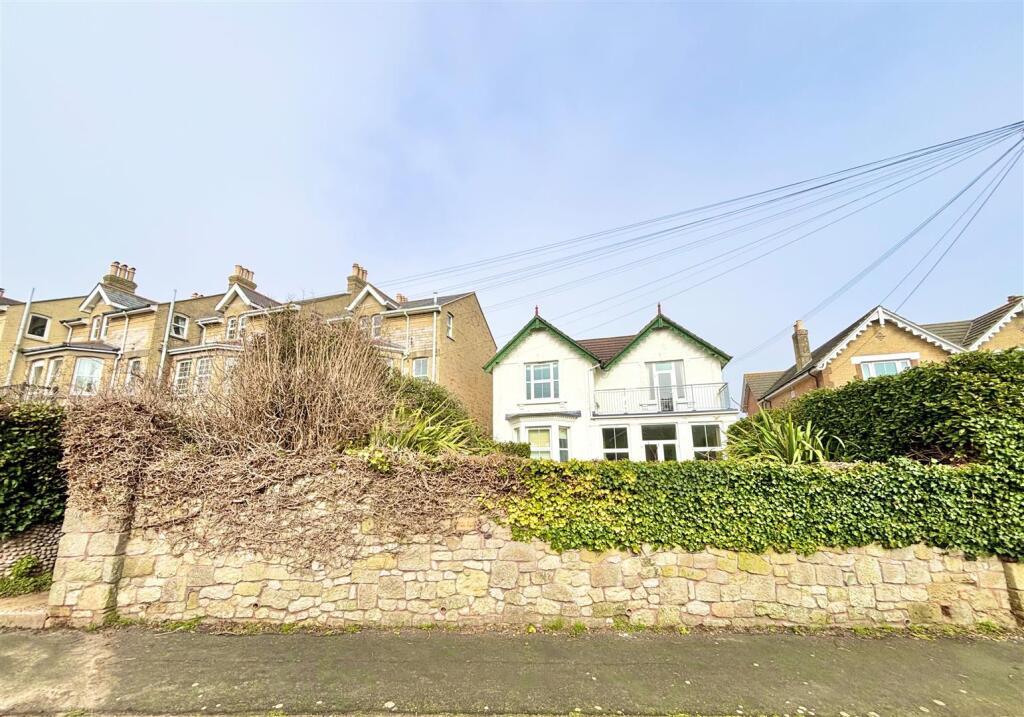 Main image of property: Gate Lane, Freshwater Bay