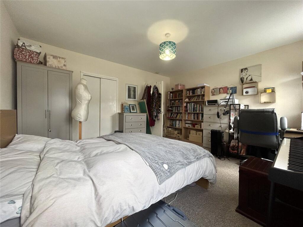 Apartment in Reading - View 5