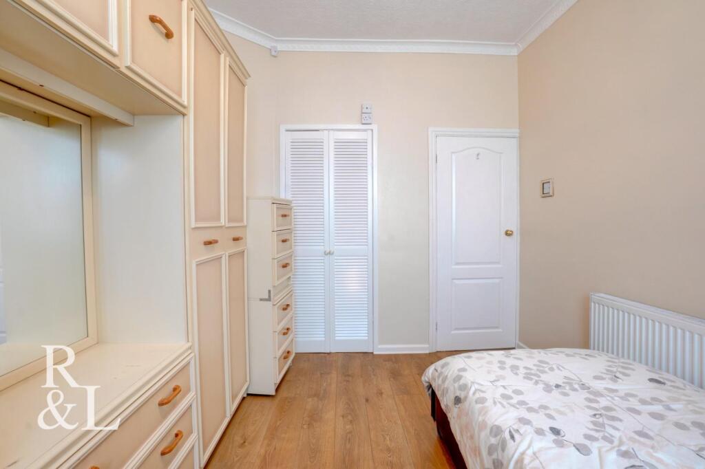 House in Wolverhampton, Ettingshall Park - View 5