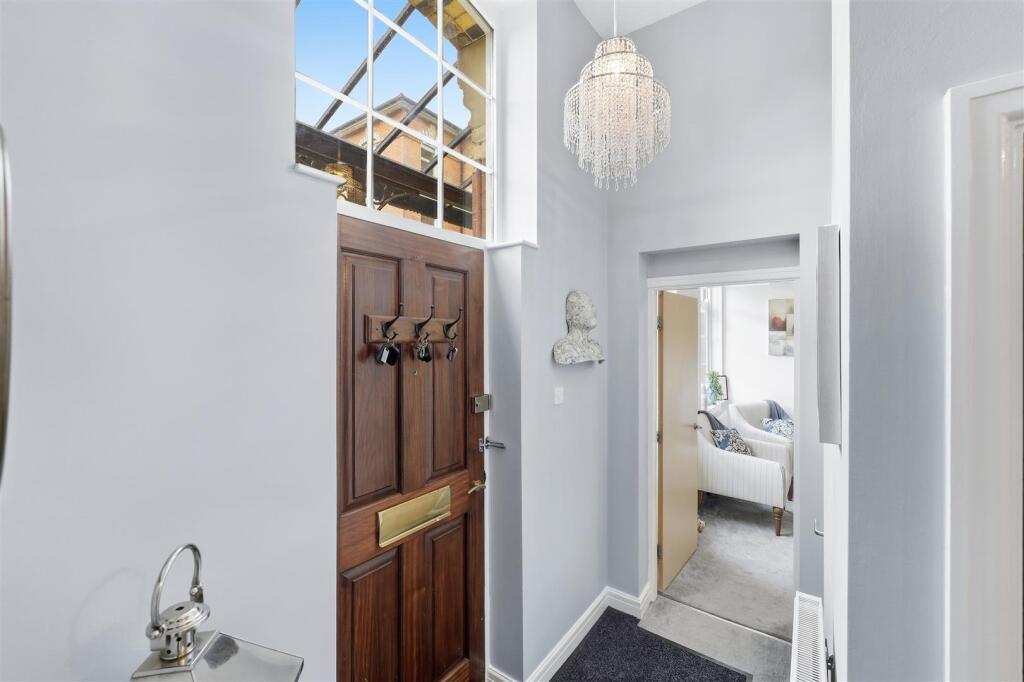 Apartment in Macclesfield, Cheshire East - View 5