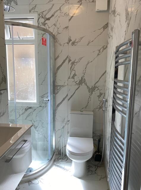 House in London - View 5