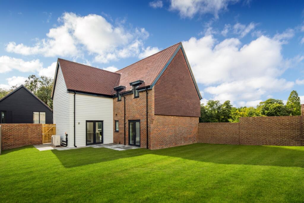 House in Tunbridge Wells, Hawkhurst - View 2