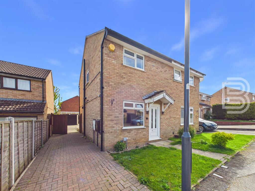 Bracken Drive, Rugby, Rugby