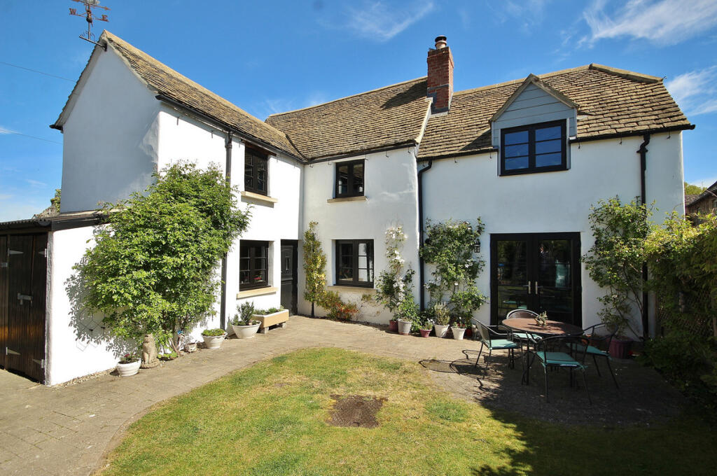 Main image of property: Badger Cottage, Standlake Road, Ducklington, OX29