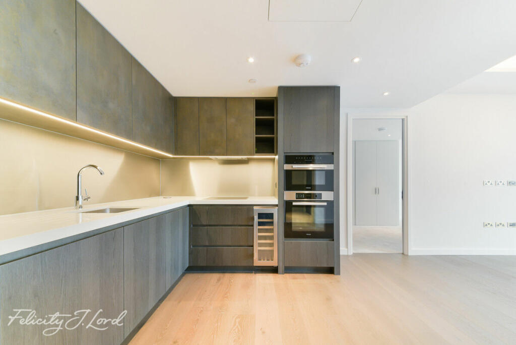 2-bed apartment on Carnation Way, London, SW8, £1,652,000