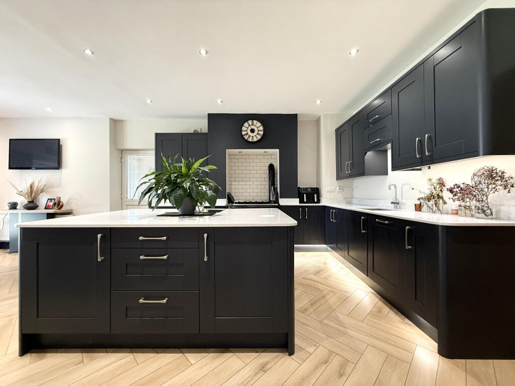 House in Abernant, Aberdare East - View 6