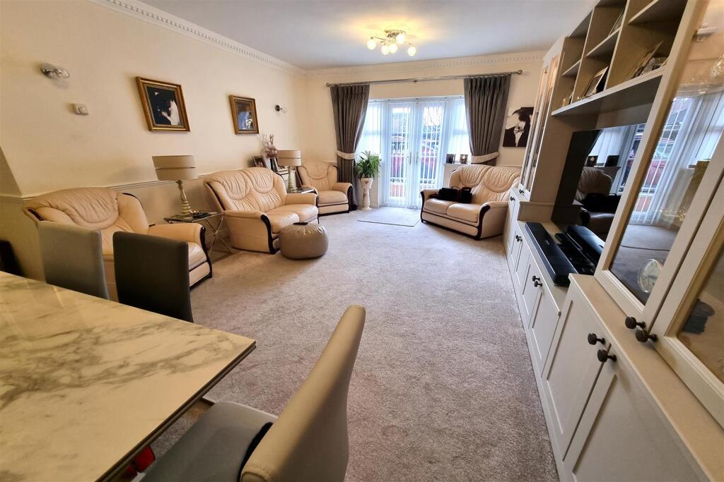 Apartment in London - More