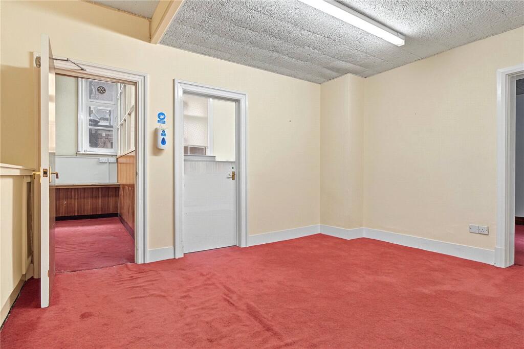 House in Swindon - View 4