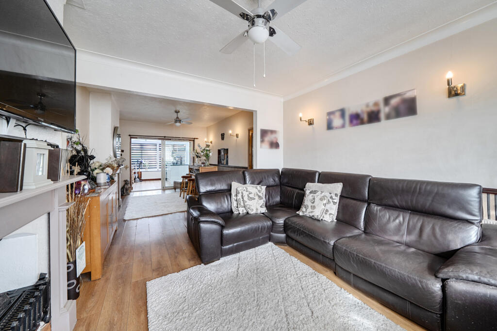 House in London - View 2