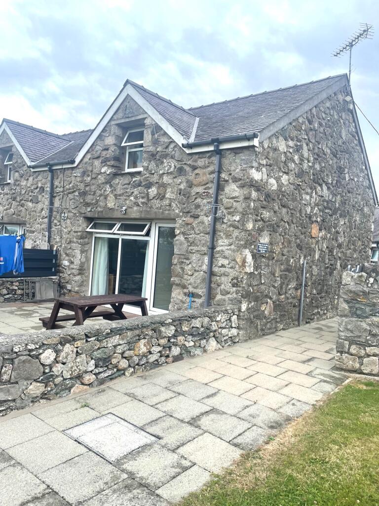 Main image of property: Lliwedd, 2 Cefn Cwmwd Cottages, Rhostrehwfa, Llangefni, Ynys Môn