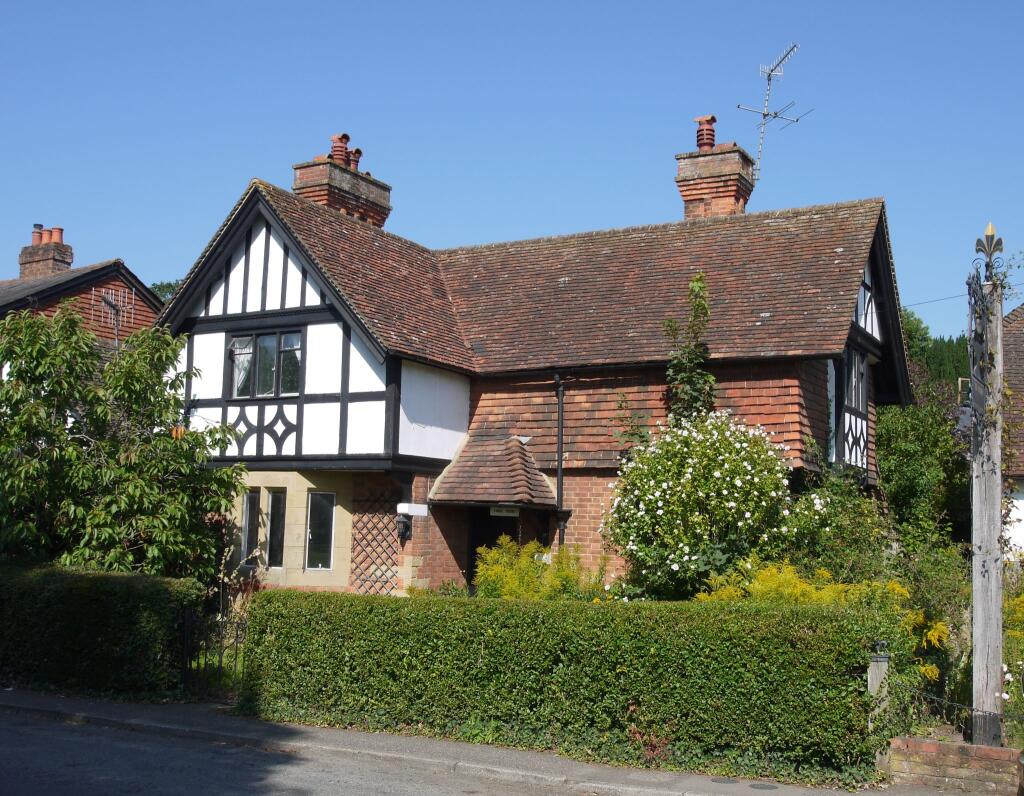 Main image of property: The Green, Leigh, TN11