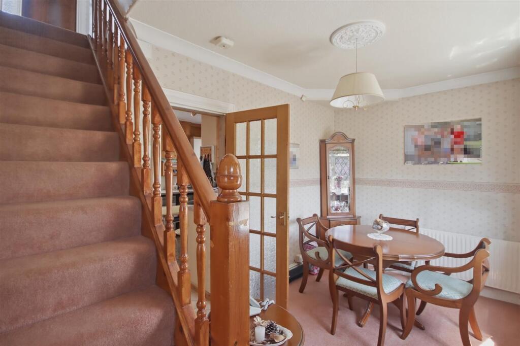 Highfield Avenue, Chesterfield, S41 photo 4