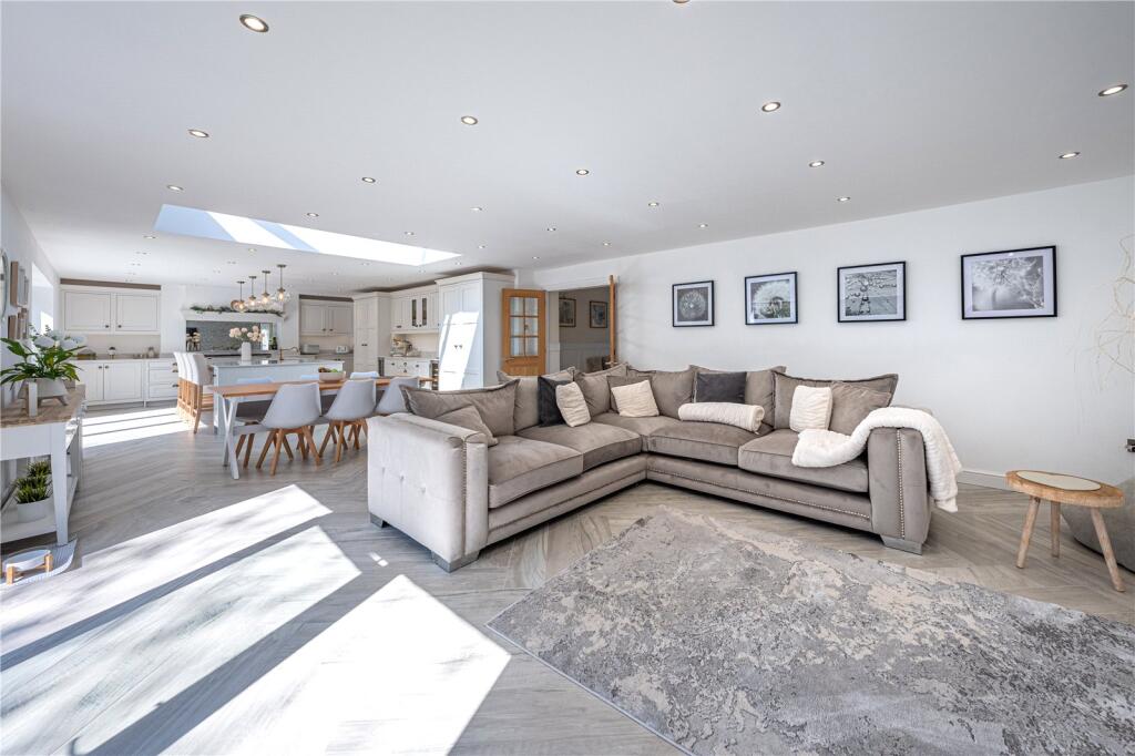 Additional image 2 of Carnoustie, Tamworth, Staffordshire, B77