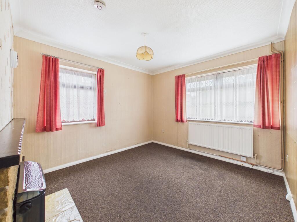 House in Ashfield, Sutton in Ashfield, Nottinghamshire - View 4