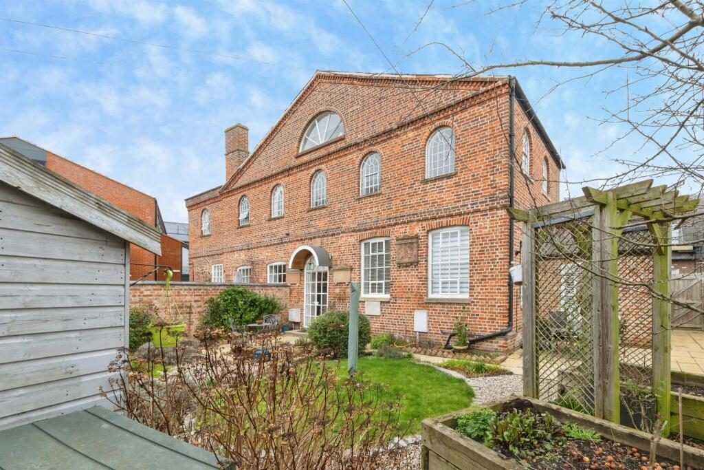 Main image of property: High Street, Newport Pagnell