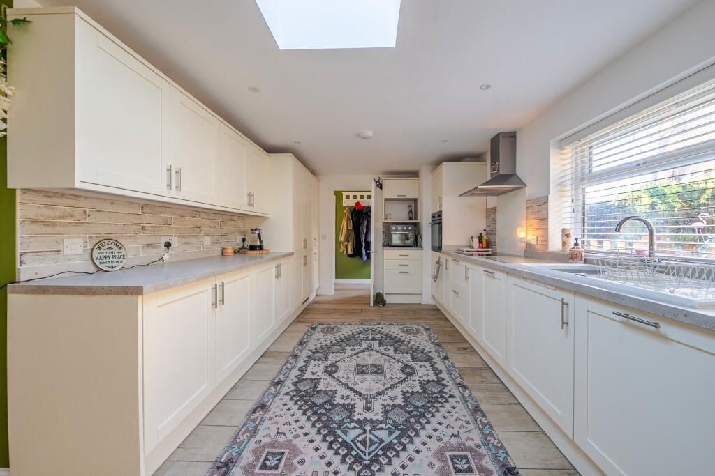 House in Farnham, Heath End - More