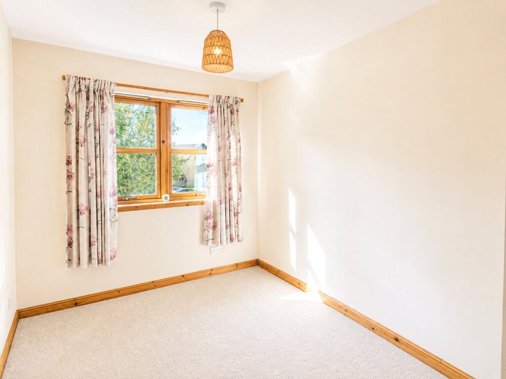 Apartment in Dunfermline, Fife - More