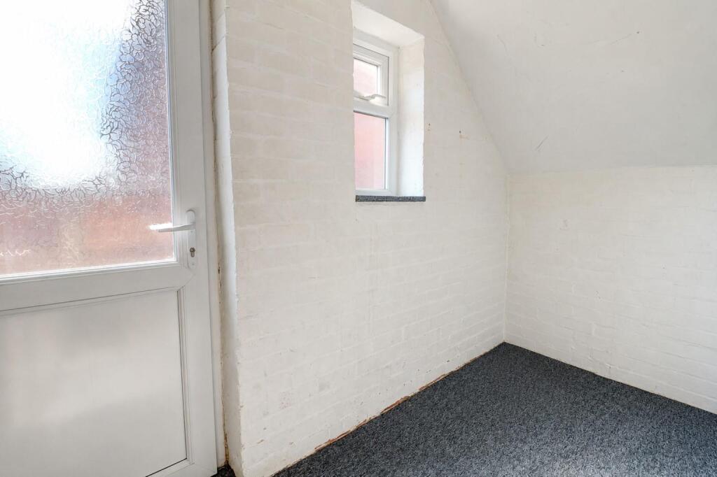 House in Walsall, West Midlands - More