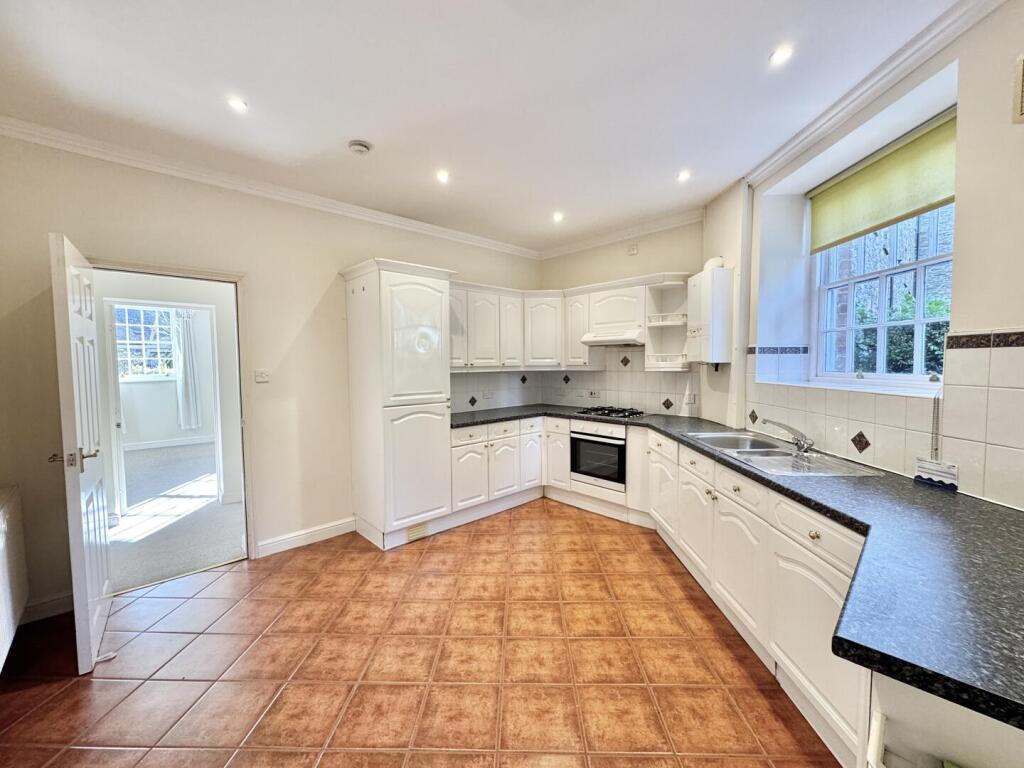 Apartment in Truro - View 5