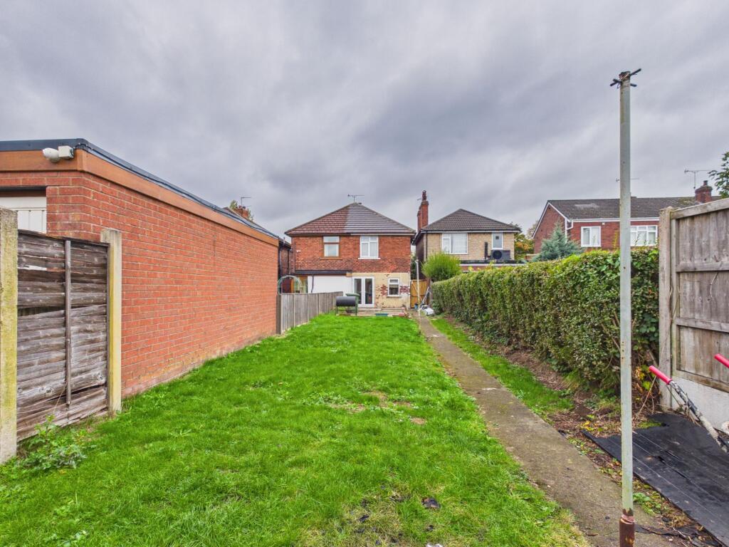 Cliff Gardens, Scunthorpe, DN15 photo 2