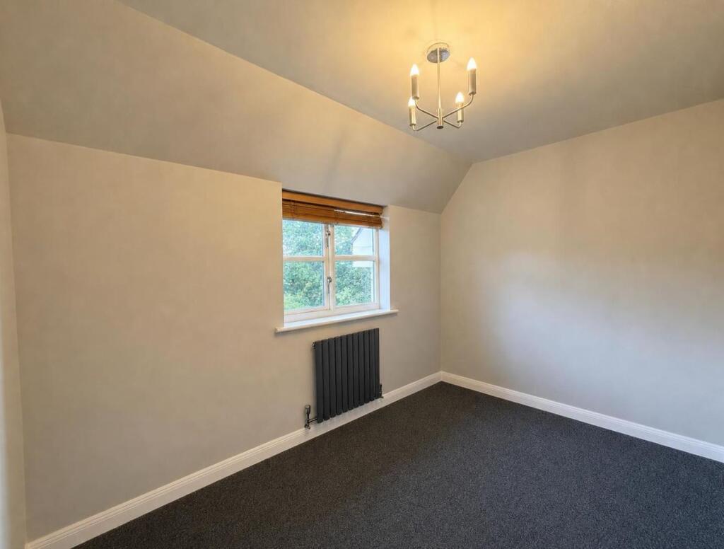 Apartment in Southend-on-Sea - More