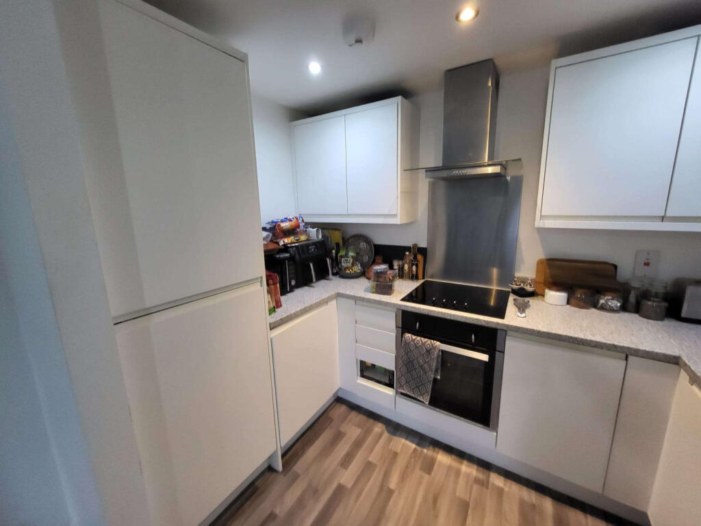 Apartment in Luton - More