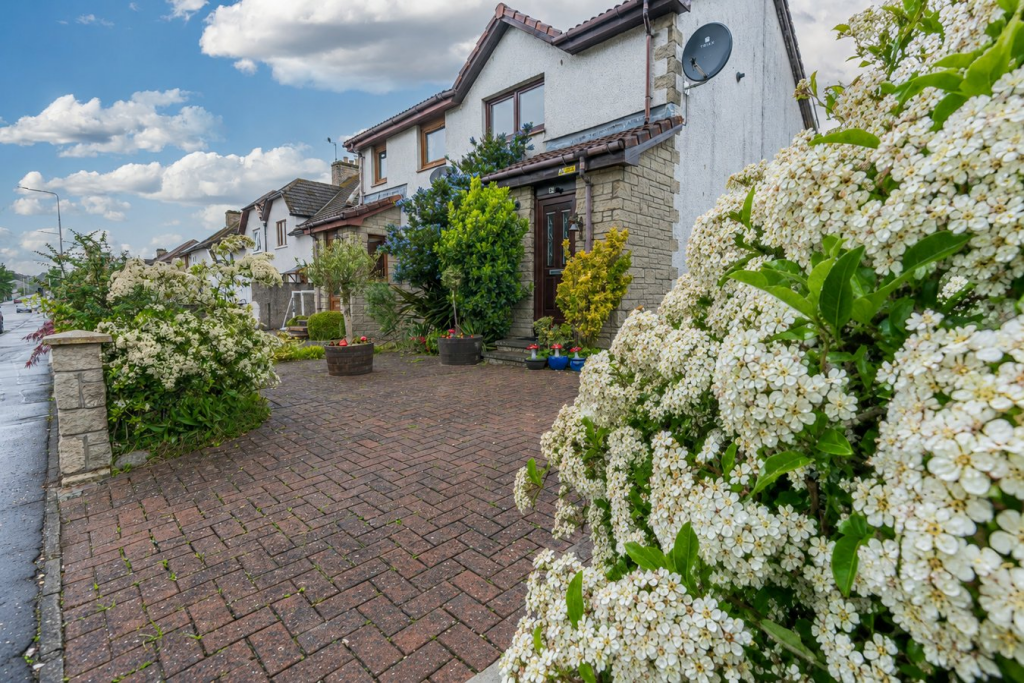 Main image of property: Dora Court, Lumphinnans, Cowdenbeath, KY4