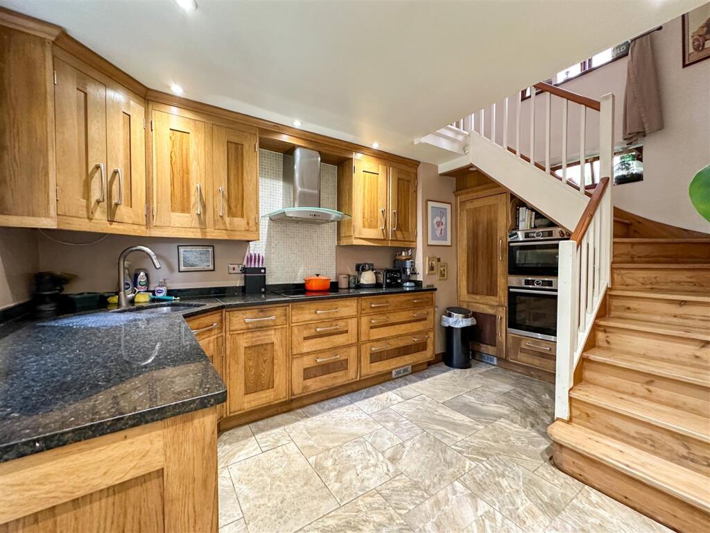 House in Stoke-on-Trent - View 5