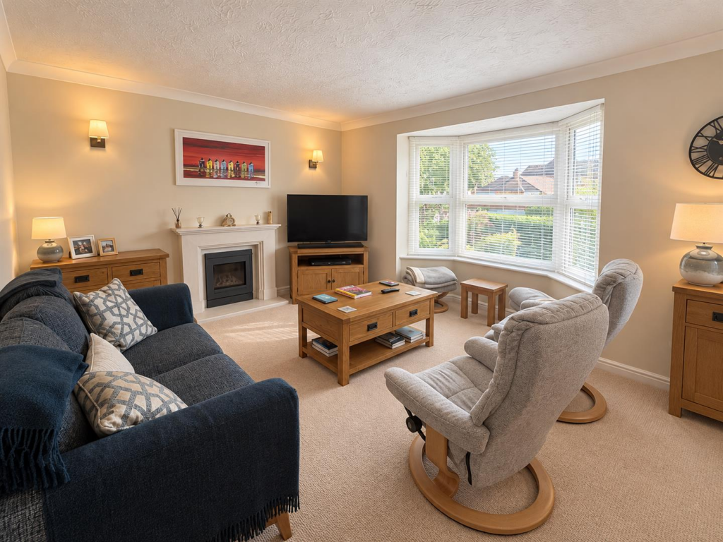 House in Worcester - View 2