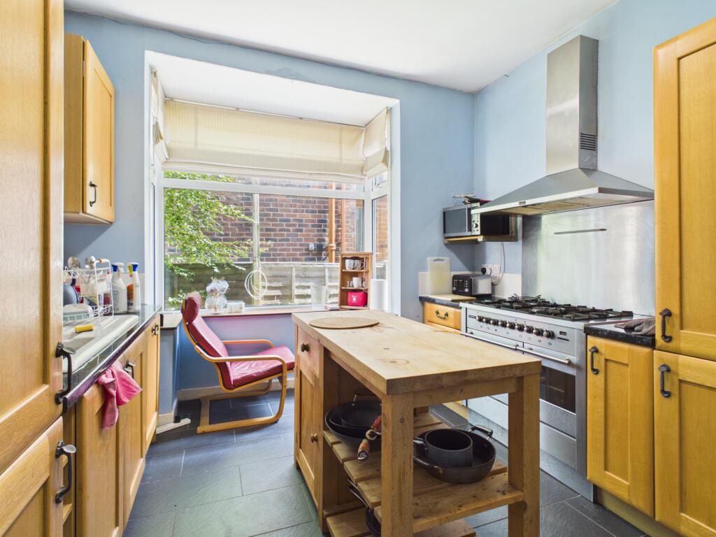House in Stoke-on-Trent - More