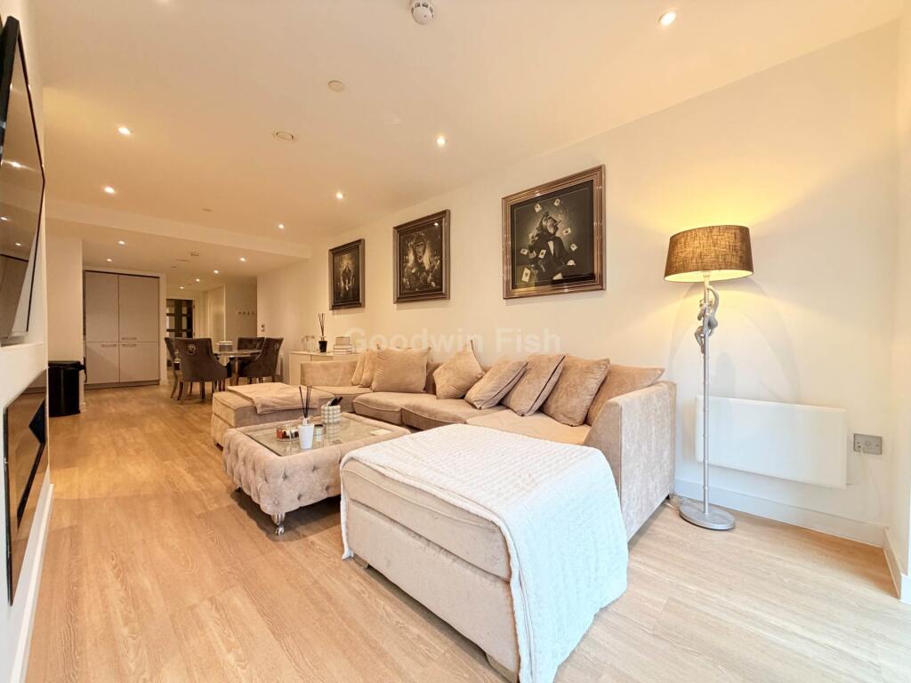 Apartment in Manchester, City Centre - View 3