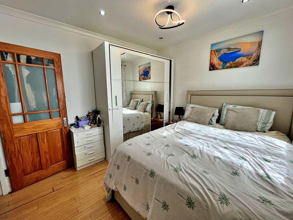 Apartment in Southall - View 4