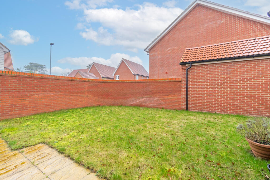 House in Bishop's Stortford, Hockerill - View 3