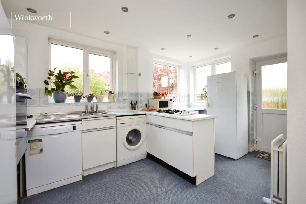 House in London, Royal Borough of Kingston upon Thames - More