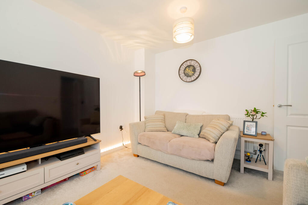 House in Hart, Yateley - View 3