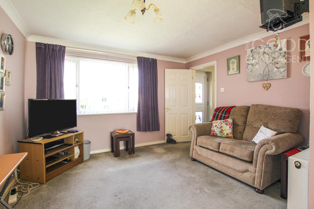Lynton Drive, Ely, CB6 photo 3
