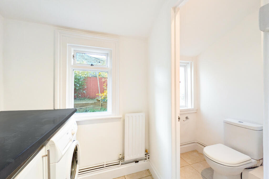 3 bedroom semi-detached house for rent