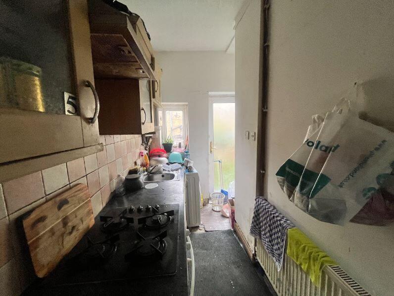 14 Hart Street, Bradford, West Yorkshire, BD7 3HH photo 5