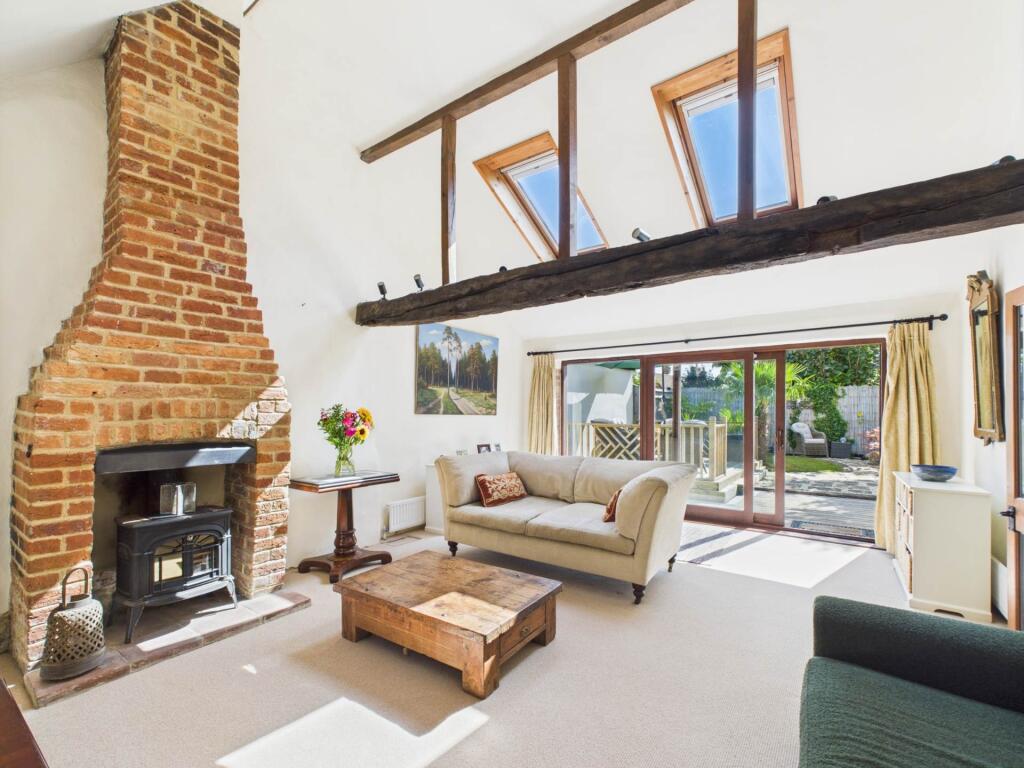 Main image of property: Hayloft, Townside, Haddenham
