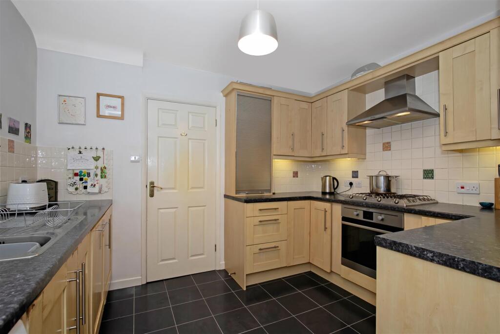 Park Lane, Frampton Cotterell, Bristol photo 4