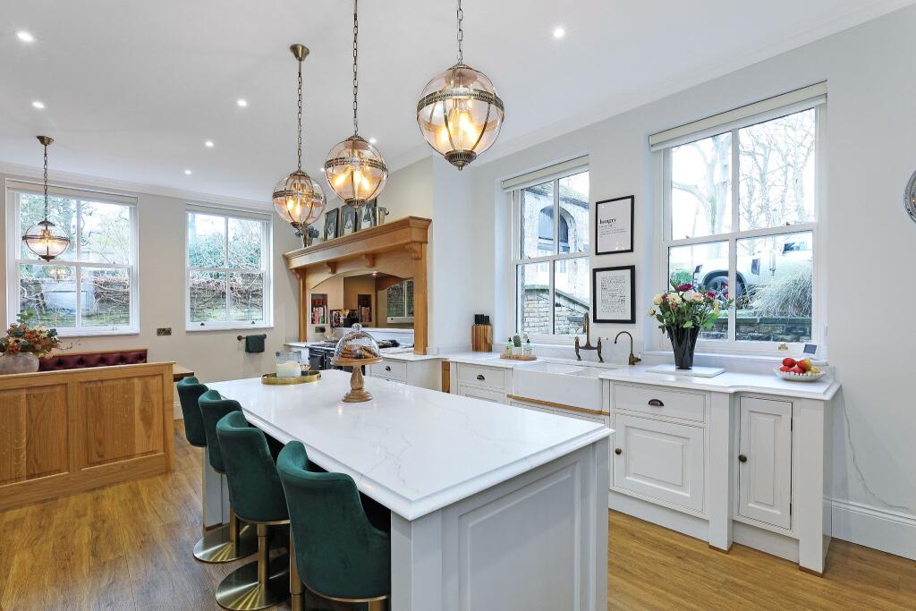 Oldfield Nook, Scholes, BD19 6LY photo 4