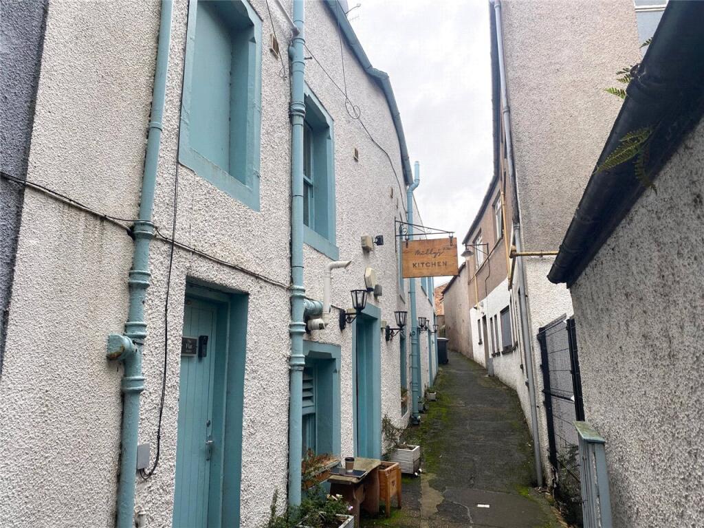 Studio house on Milly's Kitchen, Sun Close, The Cross, Cupar, Fife, KY15, £130,000