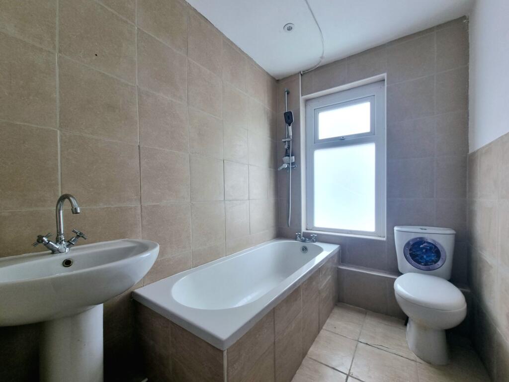 House in Bridgend, Hencastel - View 4