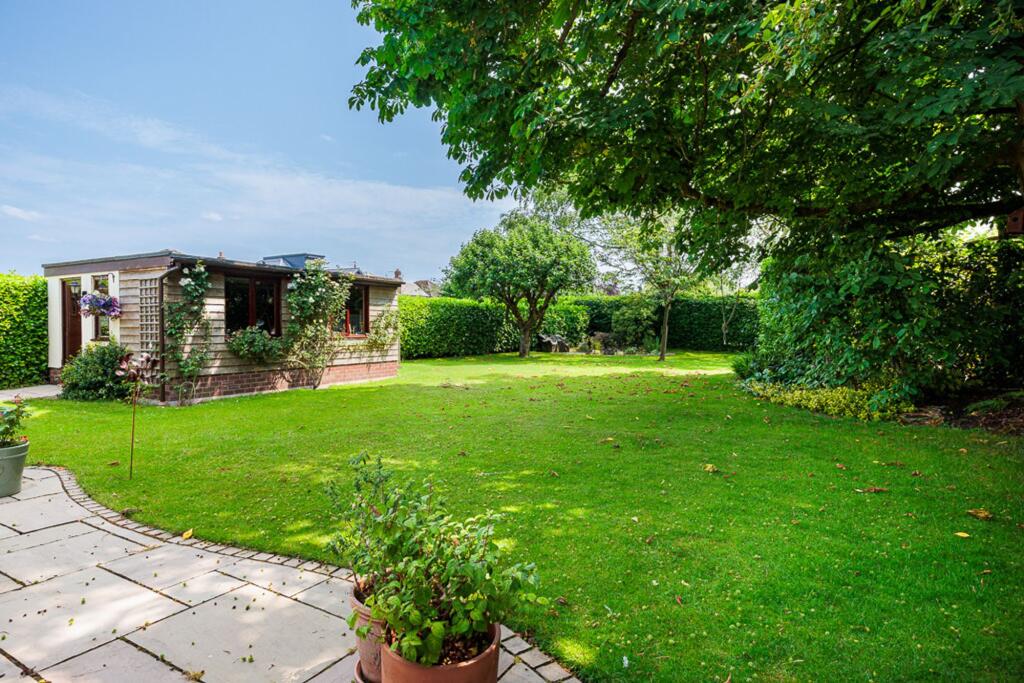 Bexton Road, Knutsford, WA16 photo 2
