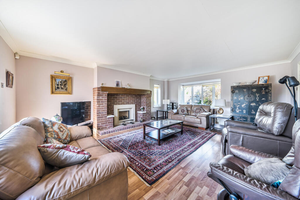 House in Redhill - View 4