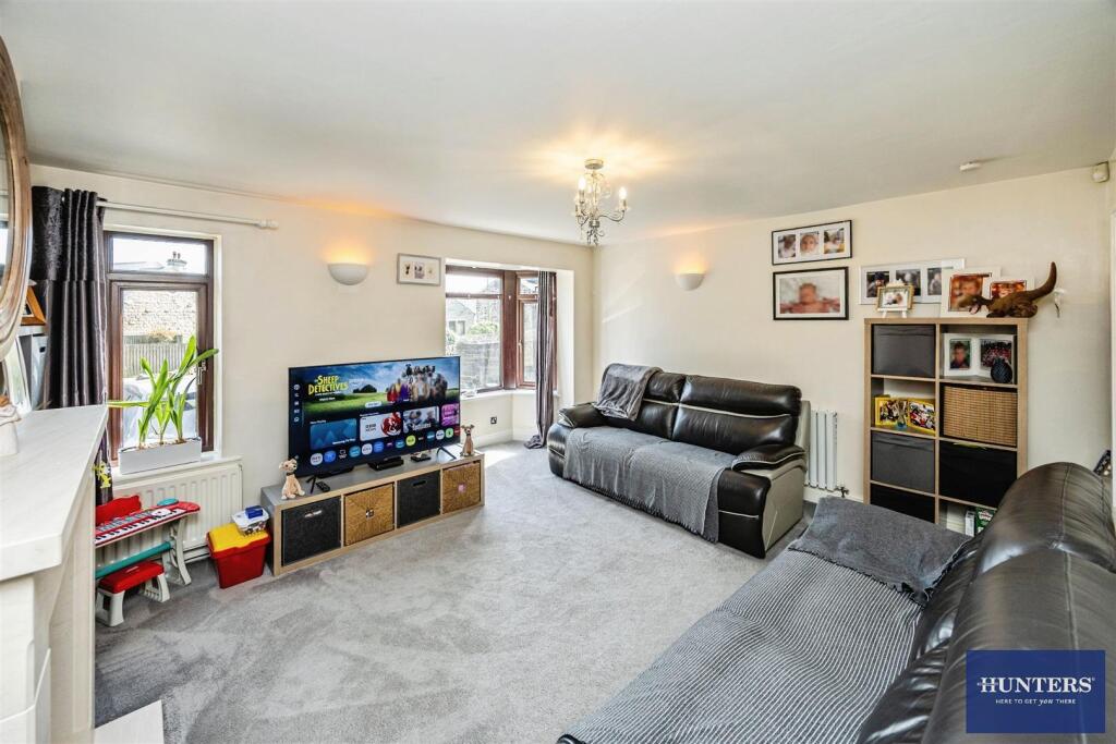 House in Calderdale, Stainland & District - More