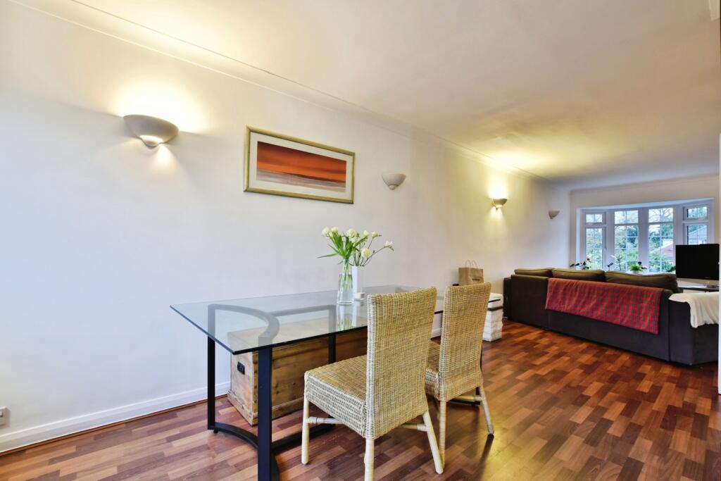 The Mews, Gatley, Cheadle, Greater Manchester, SK8 photo 3