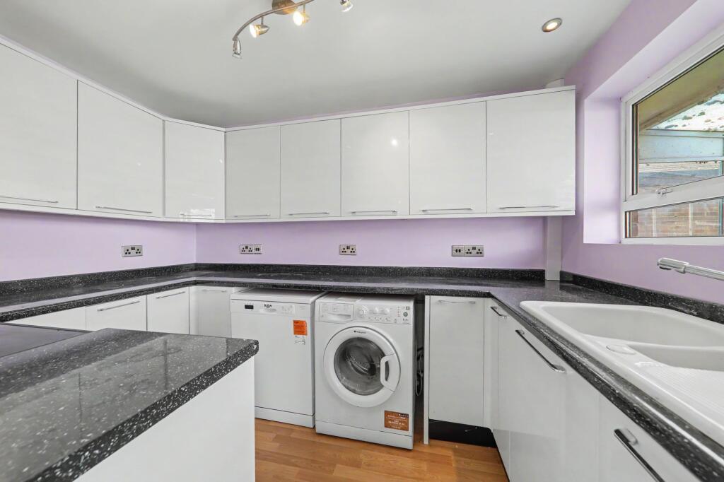 House in Worthing, West Sussex - View 2