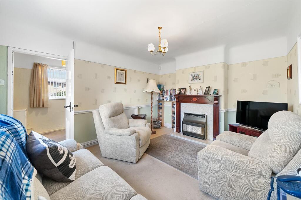 House in Sefton, Ford - More